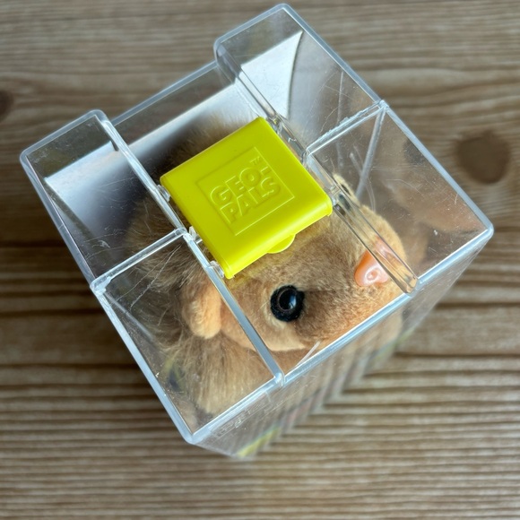 Geo Pals “Roar” Lion - Picture 5 of 9